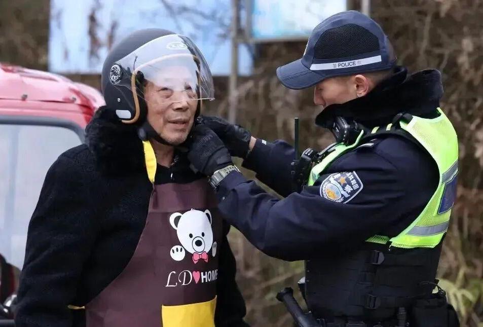 從管理者到體驗(yàn)者 貴州交警探索交通治理新路徑