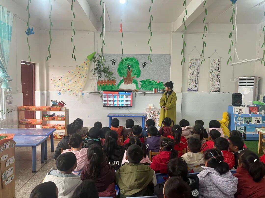 圖3  3月6日，朱家場(chǎng)茅坡小學(xué)、茅坡幼兒園法治副校長張宇婷到校開展法治宣傳活動(dòng).jpg