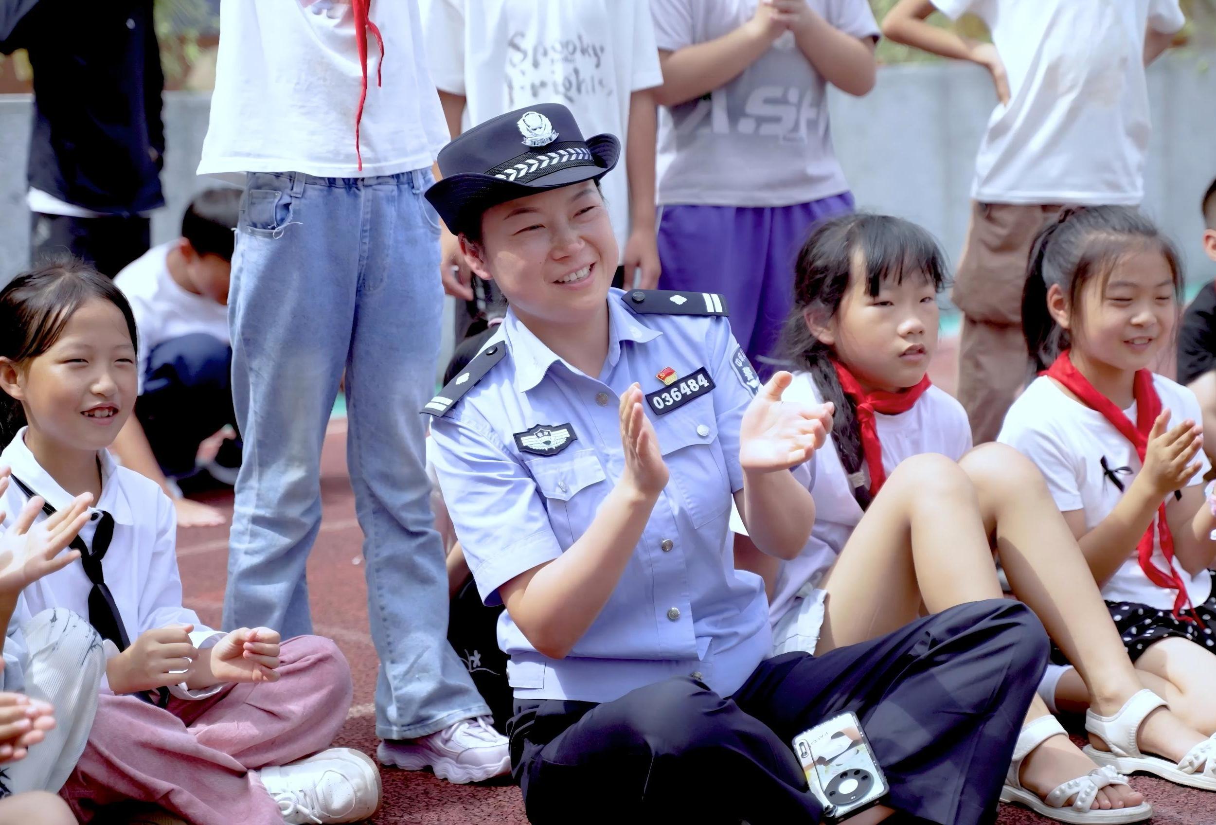 送獎到崗！秦童玲榮獲2025年第四批“中國好人”稱號