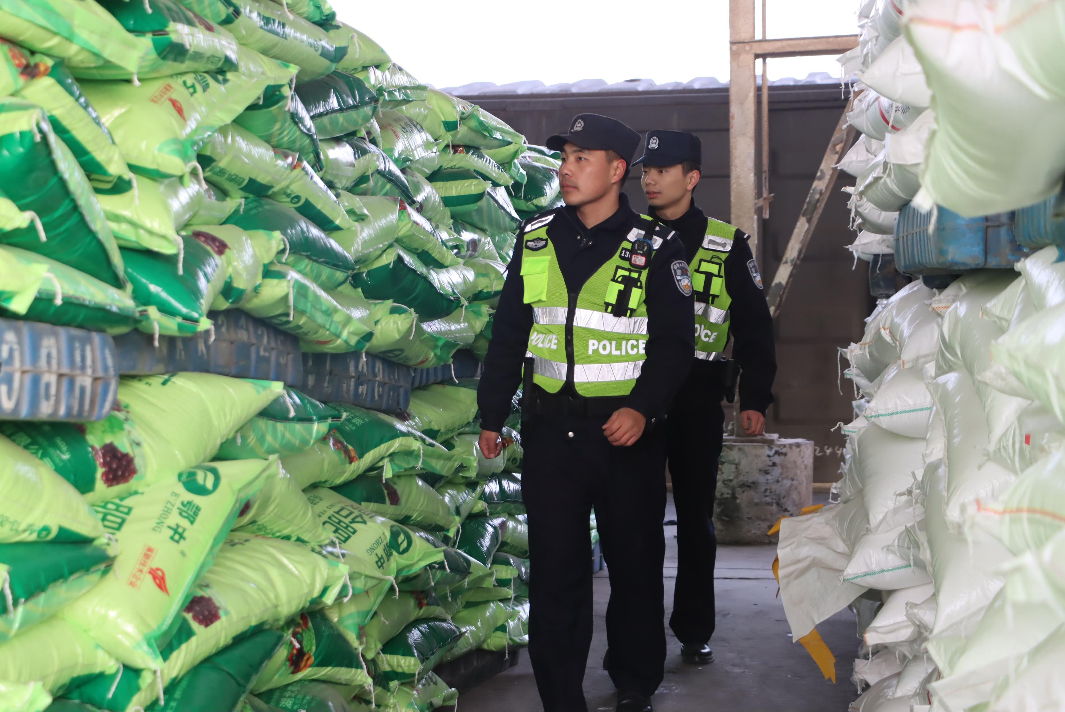 新疆巴楚鐵警全力保障春運(yùn)期間物資儲運(yùn)安全