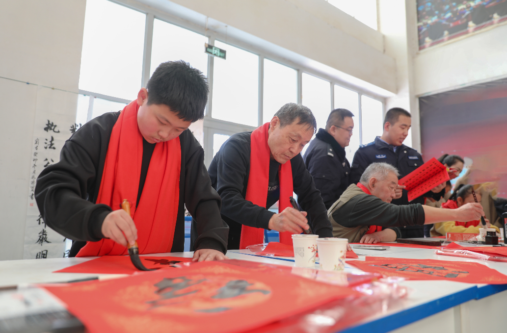 新疆巴楚公安開展書法名家進警營活動