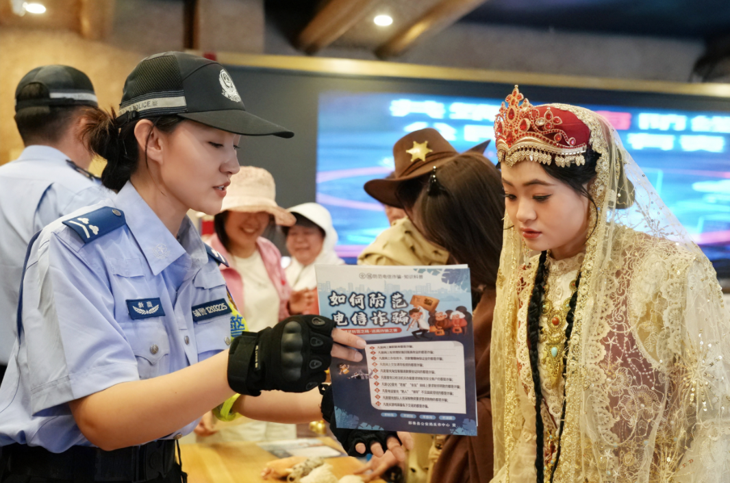 茶香護安暖旅途 警民同心筑防線