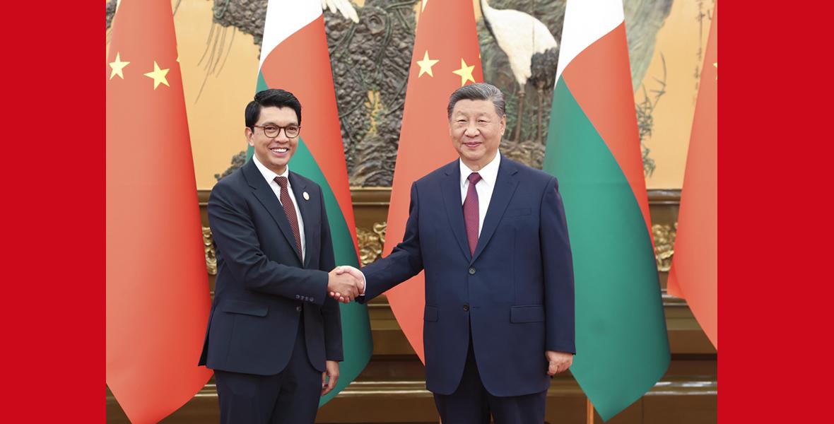 習近平會見馬達加斯加總統(tǒng)拉喬利納