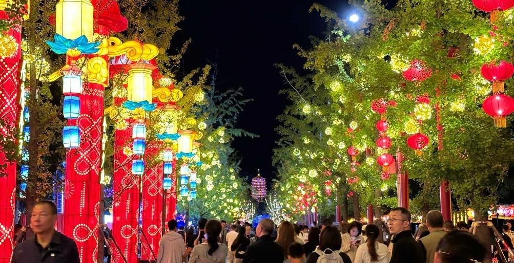 潮體驗(yàn)、微度假、熱IP——中秋節(jié)假期各地消費(fèi)市場(chǎng)掃描