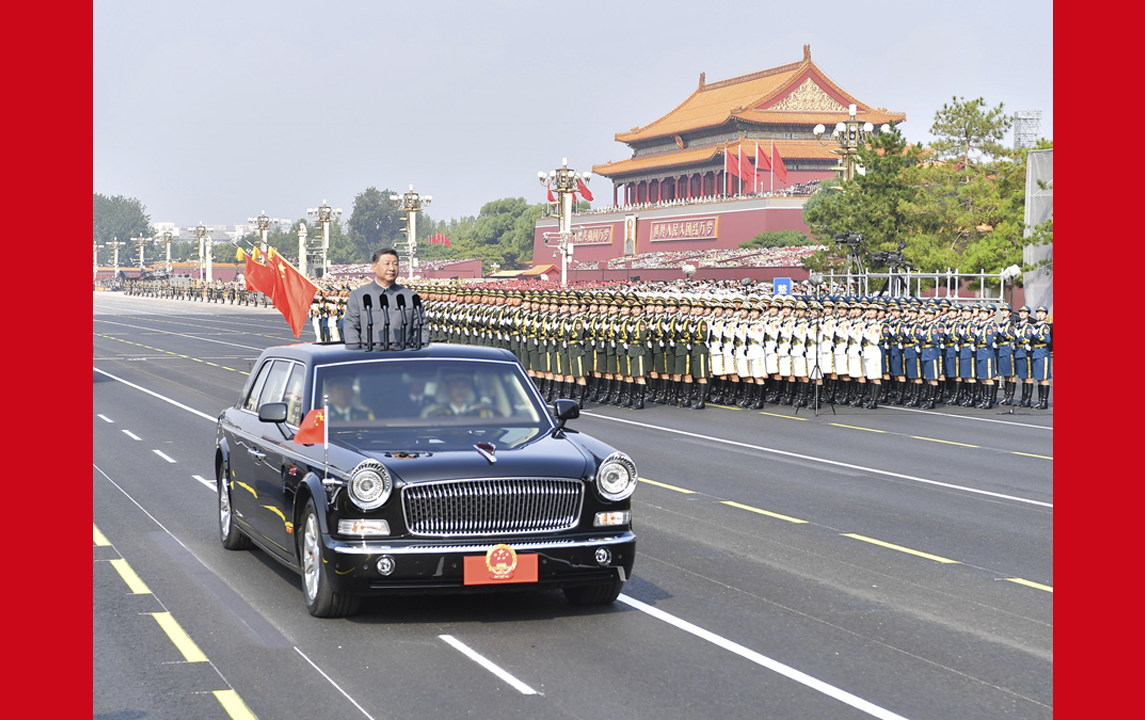 習近平檢閱受閱部隊