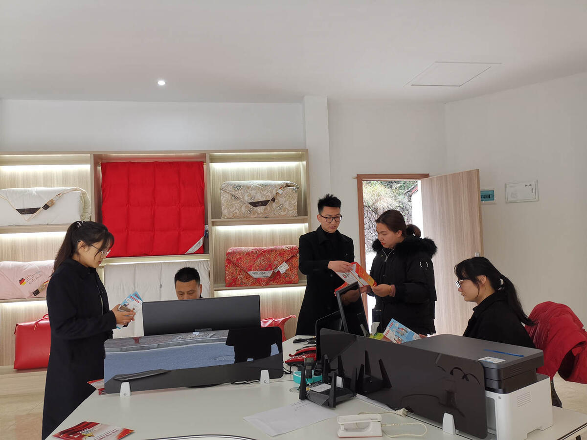 淳安司法：憲法宣傳進(jìn)企業(yè)，“把脈問診”開良方